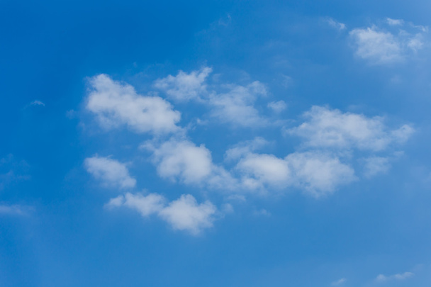 Красивое небо с белым облаком
 - Фото, изображение