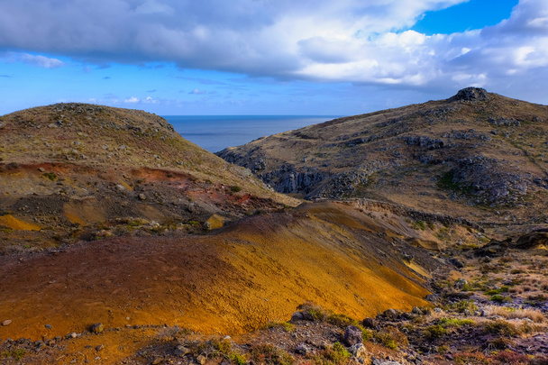 A costa leste da Ilha da Madeira perto de Canical, Portugal
  - Foto, Imagem