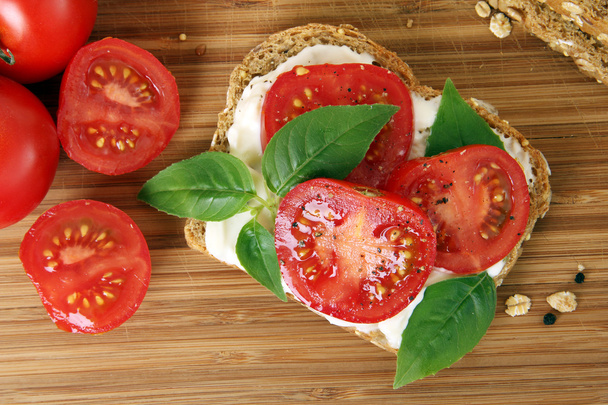 sanduíche de tomate
 - Foto, Imagem