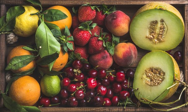 Healthy summer fruit variety - Foto, afbeelding