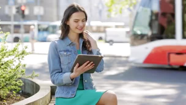 happy young woman or teenage girl with tablet pc - Filmati, video