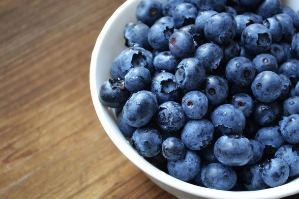 Healthy and delicious organic blueberries at the market - Foto, Imagen