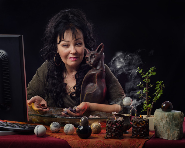 Divination training online met edelstenen - Foto, afbeelding