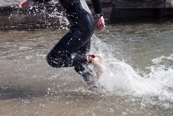 Correr en el agua
 - Foto, imagen