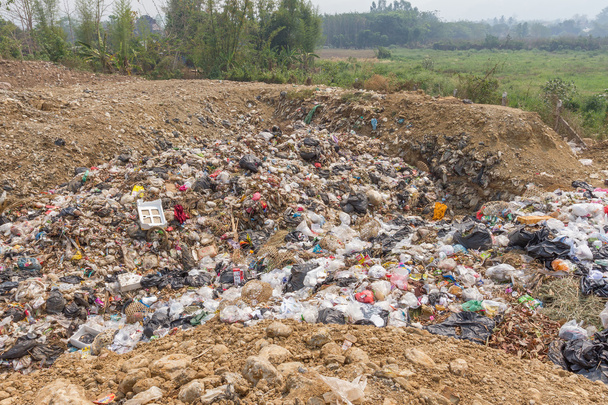  el estanque de eliminación de basura en Pai, Tailandia
 - Foto, Imagen