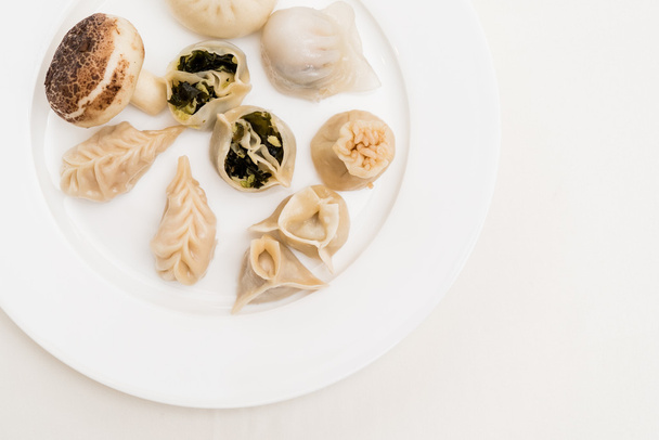 chinese food on plate - Valokuva, kuva