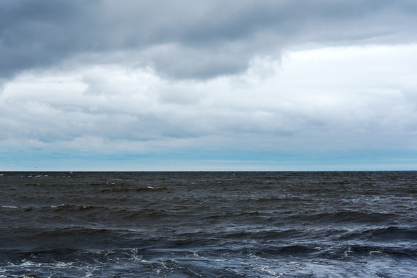 Mare Baltico tempestoso
. - Foto, immagini