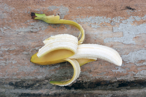 Банан. Стиглий банан на фоні Клеї термопластичні для взуття. - Фото, зображення