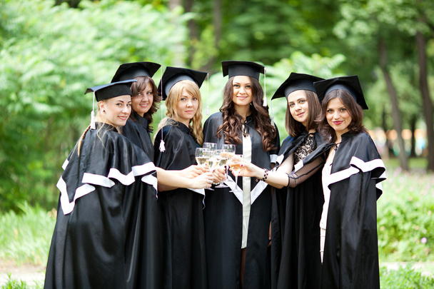 Graduados de licenciatura celebran
 - Foto, imagen