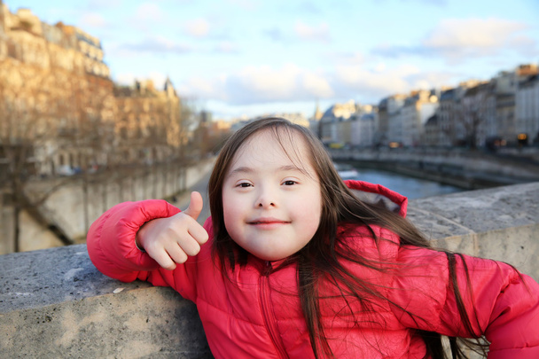 Porträt eines kleinen Mädchens  - Foto, Bild