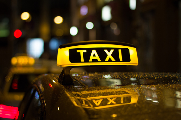 taxi sign at night , taxi cars - 写真・画像