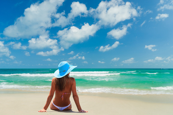Woman in bikini at tropical beach - Фото, зображення
