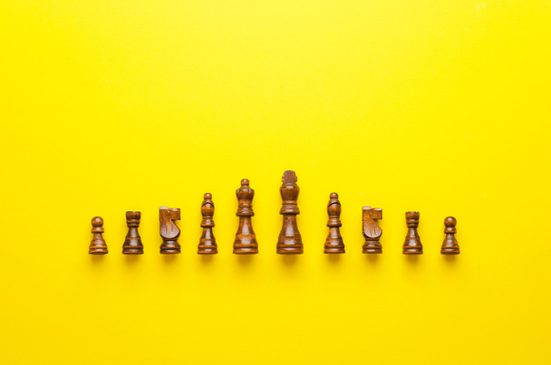 Figuras de ajedrez de madera
  - Foto, imagen