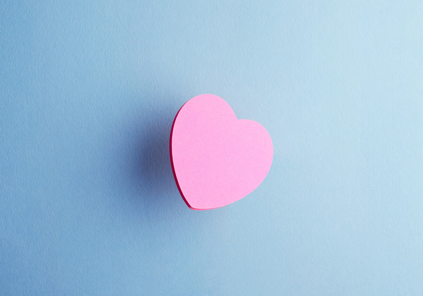 Coração rosa em forma de nota pegajosa
  - Foto, Imagem