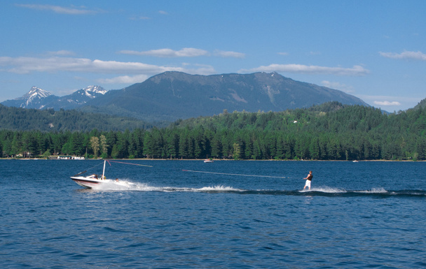 Літній водний лижник
 - Фото, зображення
