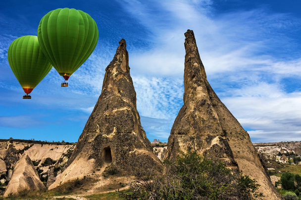 Воздушные шары, летящие над Каппадокией, Гореме, Турция
, - Фото, изображение