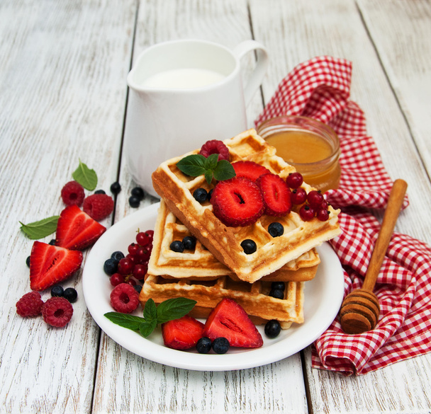 waffles with fresh berries - Photo, Image