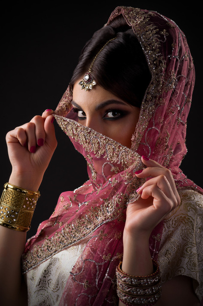 Young indian woman - 写真・画像