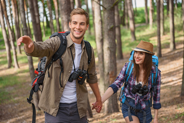 Happy tourists having romantic trip - Фото, изображение