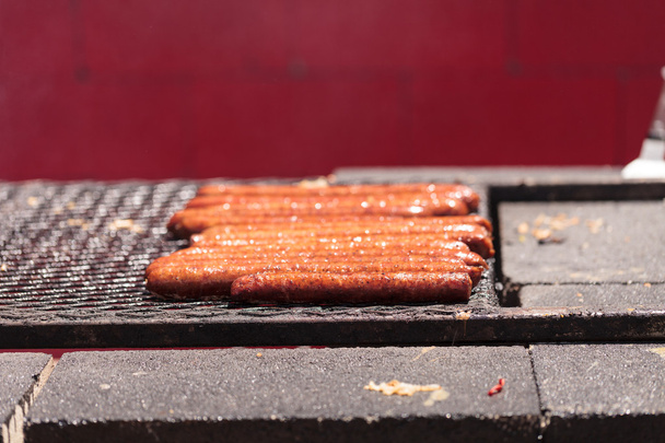Saucisse sur un barbecue
  - Photo, image