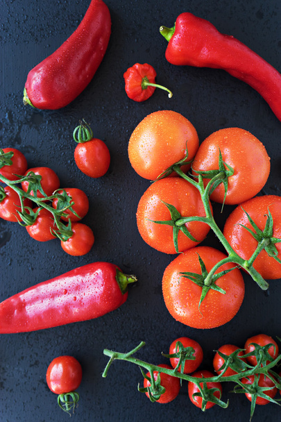 ripe tomatoes and peppers - Φωτογραφία, εικόνα