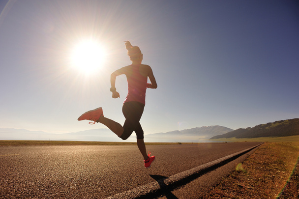Biegająca kobieta fitness  - Zdjęcie, obraz