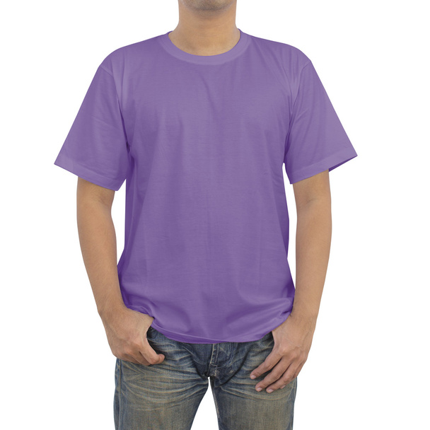 Mężczyzn w fioletowy T-shirt  - Zdjęcie, obraz
