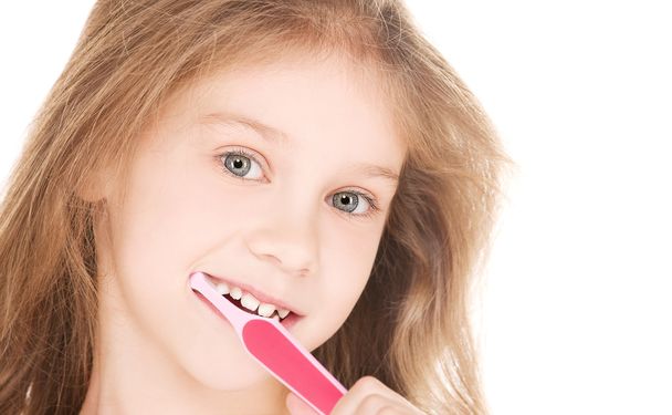Happy girl with toothbrush - Foto, Bild