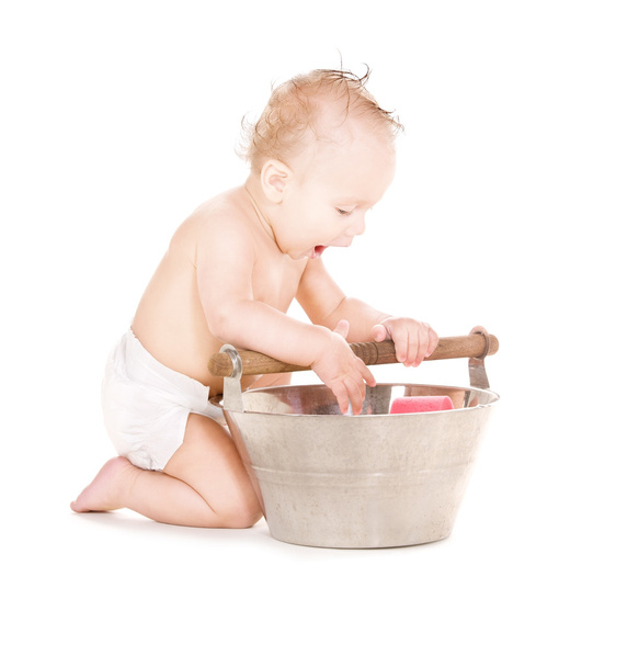 Baby boy with wash-tub - Fotografie, Obrázek