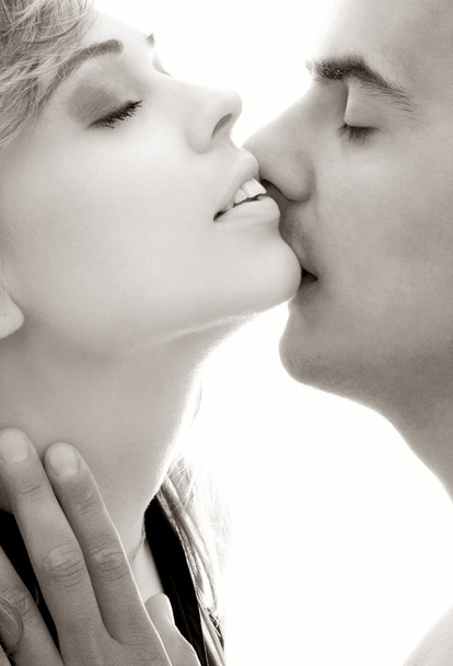 Monochrome gentle kiss - Foto, imagen