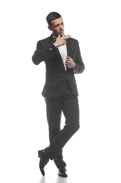 Portrait of a young businessman isolated on white background - Zdjęcie, obraz