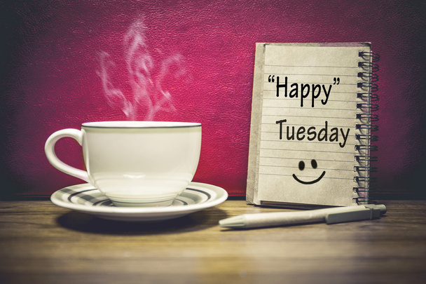 Citação inspiradora - Happy Tuesday, no bloco de notas
 - Foto, Imagem