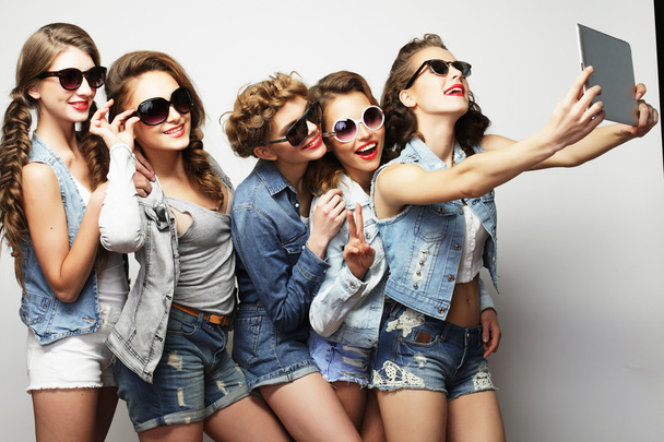 five hipster girls friends taking selfie with digital tablet - Fotoğraf, Görsel