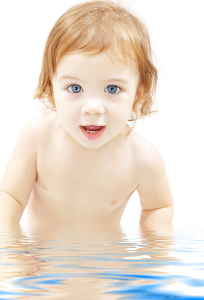 Baby boy in water - 写真・画像