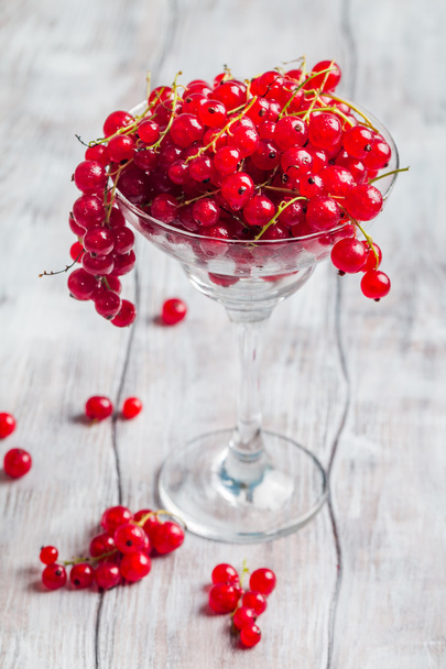 red currants in a glass - Foto, Imagen