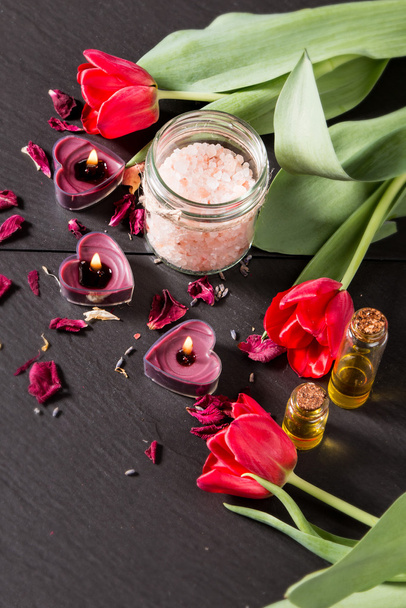 spa massage setting, lavender product, oil on wooden background - Foto, Imagem