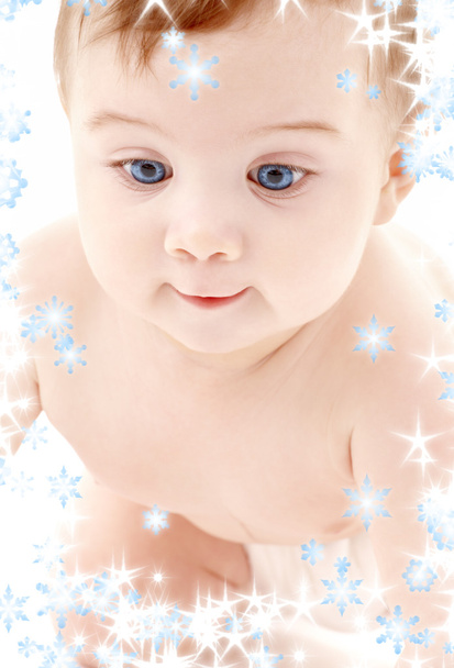 Portret van kruipende babyjongen - Foto, afbeelding
