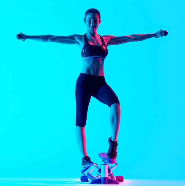 woman fitness Stepper exercices isolated - Foto, Imagem