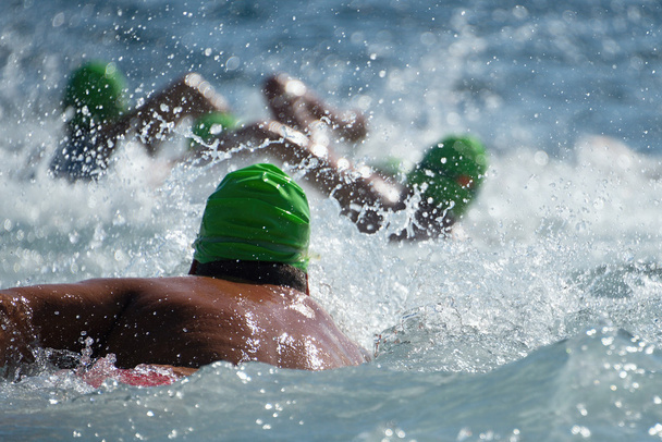 Csoport emberek úszás triatlon ruha - Fotó, kép