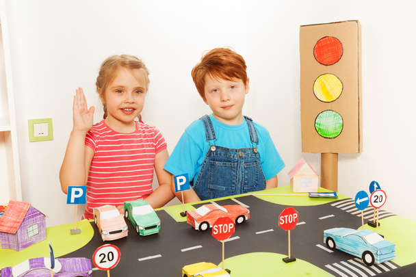 preschoolers studying road traffic - Фото, изображение