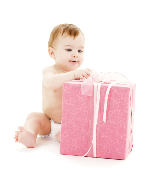 Baby boy with big gift box - Foto, afbeelding