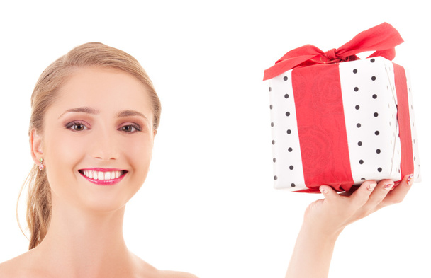 Happy girl with gift box - Valokuva, kuva