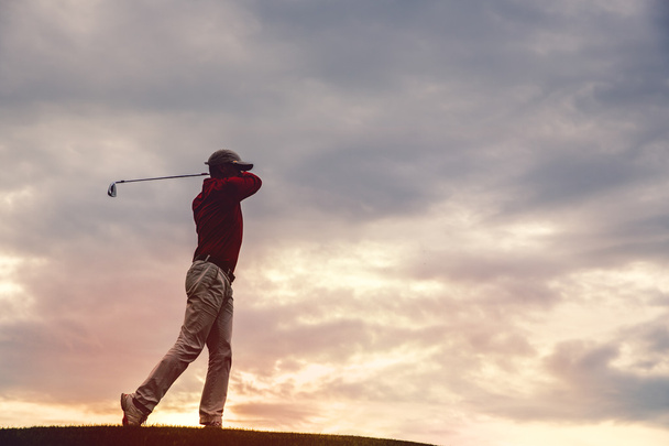 muž golfista silueta - Fotografie, Obrázek