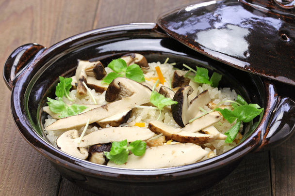 matsutake gohan, Reis gekocht mit Matsutake-Pilz - Foto, Bild