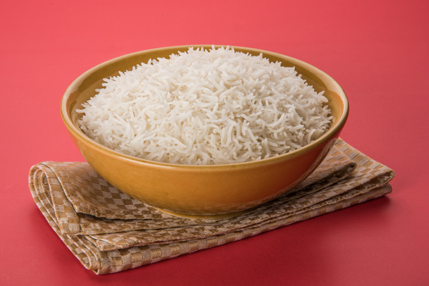 arroz basmati indio, arroz basmati pakistaní, arroz basmati asiático, arroz basmati cocido, arroz blanco cocido, arroz llano cocido en un tazón
 - Foto, Imagen