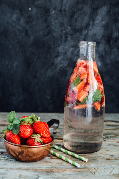 Fresh strawberry lemonade - Фото, зображення
