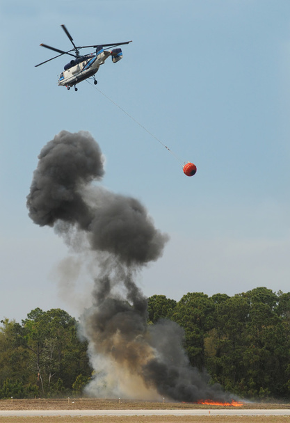 Helicóptero de bomberos
 - Foto, Imagen