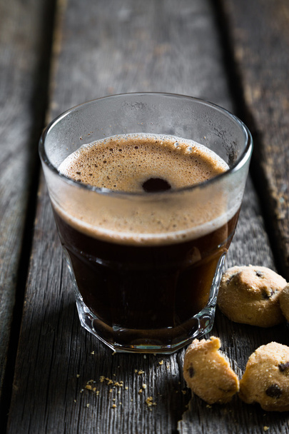 A glass of espresso and cookies - Valokuva, kuva