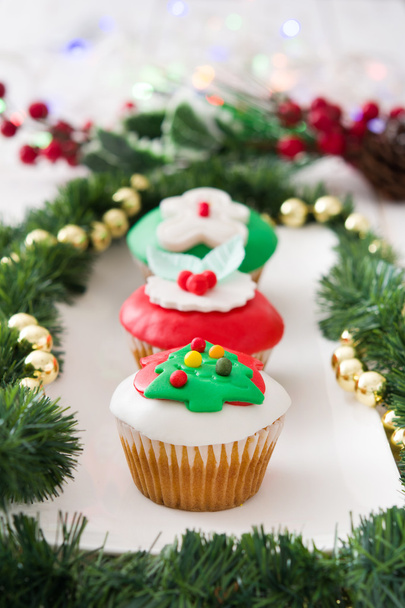 Pastelitos de Navidad y decoración de Navidad
 - Foto, imagen