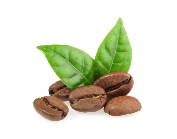 зерна кофе с изолированными листьями
 - Фото, изображение